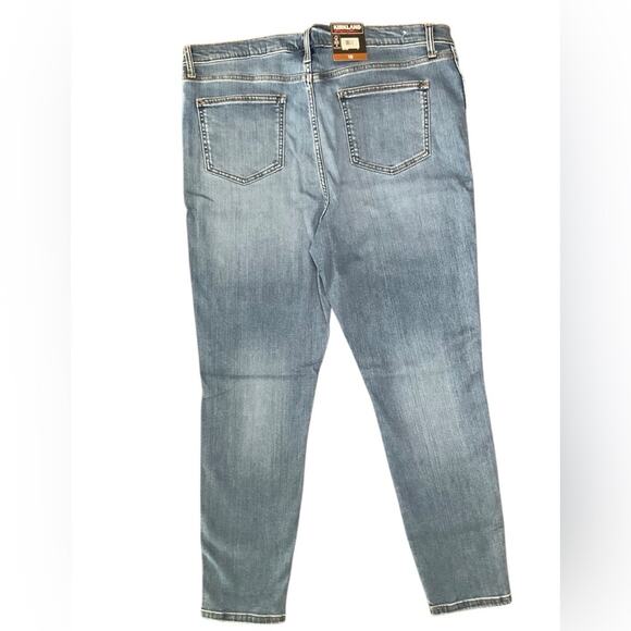 Kirkland Signature Women's High Rise Jeans Stretch Light Blue Size 18 NWT - Picture 3 of 8